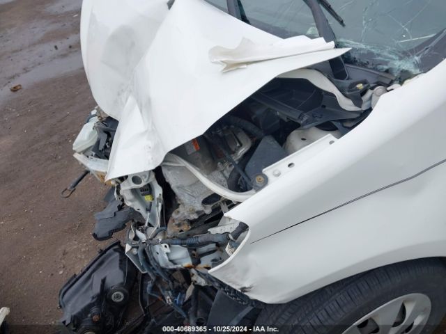 JTDKDTB39E1571915 Toyota Prius C One