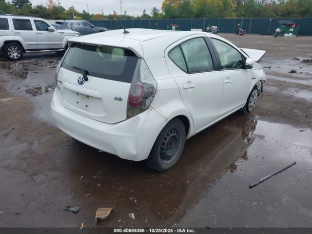 JTDKDTB39E1571915 Toyota Prius C One
