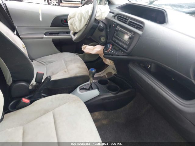 JTDKDTB39E1571915 Toyota Prius C One