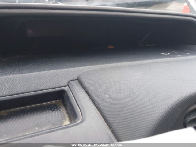 JTDKDTB39E1571915 Toyota Prius C One