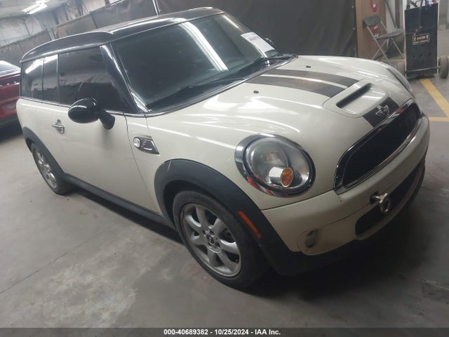 2009 MINI COOPER S CLUBMAN WMWMM33559TP74462 Photo 0