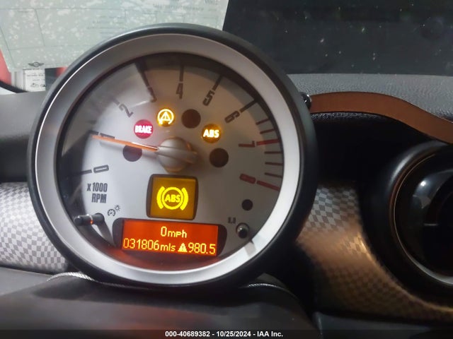 2009 MINI COOPER S CLUBMAN WMWMM33559TP74462 Photo 6