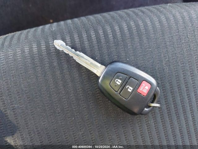 JTMBFREV6HJ137515 Toyota RAV4 LE