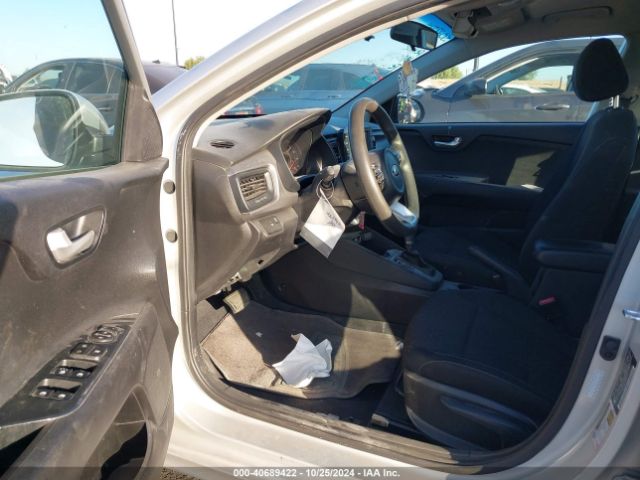 3KPA25AB7KE209614 KIA Rio 5-door S