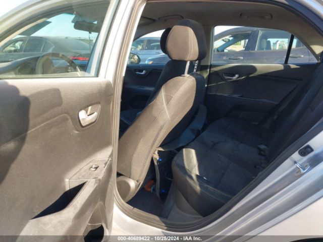 3KPA25AB7KE209614 KIA Rio 5-door S