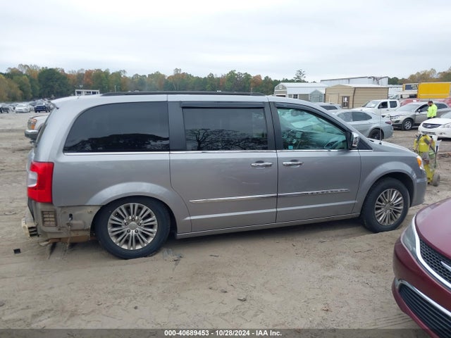 2C4RC1CG0GR188841 Chrysler Town & Country Touring-l Anniversary Edition