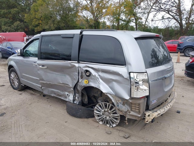 2C4RC1CG0GR188841 Chrysler Town & Country Touring-l Anniversary Edition