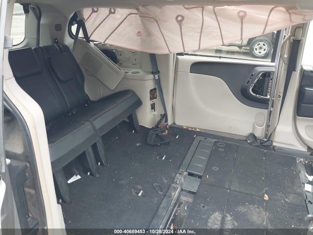 2C4RC1CG0GR188841 Chrysler Town & Country Touring-l Anniversary Edition