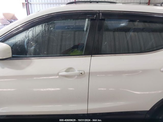 JN1BJ1CRXHW120812 Nissan Rogue Sport S