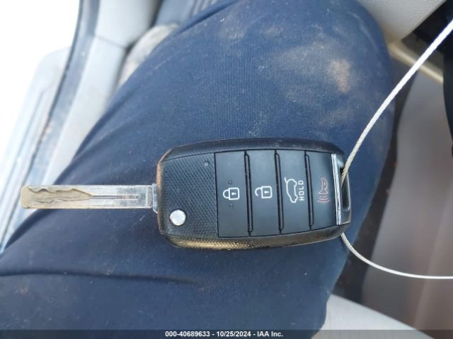 KNDMA5C11H6285039 KIA Sedona L