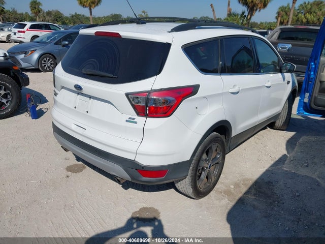 2017 Ford Escape Se მანქანა იყიდება აუქციონზე, vin: 1FMCU0GD0HUB26479, აუქციონის ნომერი: 40689698