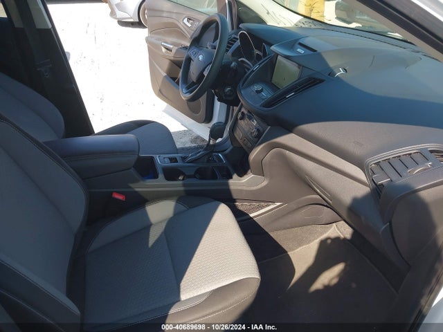 2017 Ford Escape Se მანქანა იყიდება აუქციონზე, vin: 1FMCU0GD0HUB26479, აუქციონის ნომერი: 40689698