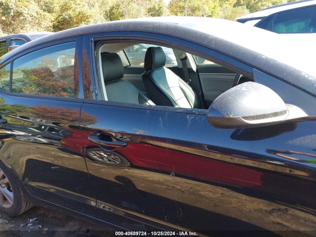 Hyundai ELANTRA SE 2017 5NPD84LF5HH115130 Image 13