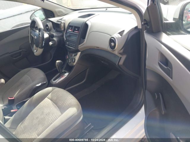 1G1JA5SH8F4117918 Chevrolet Sonic Ls Auto