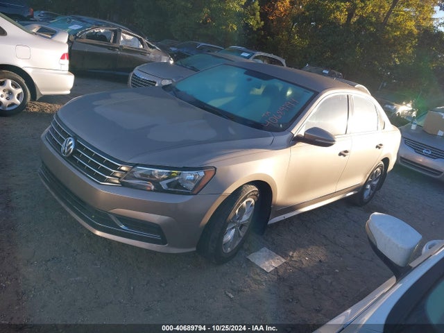 1VWAS7A32GC029585 Volkswagen Passat 1.8t S