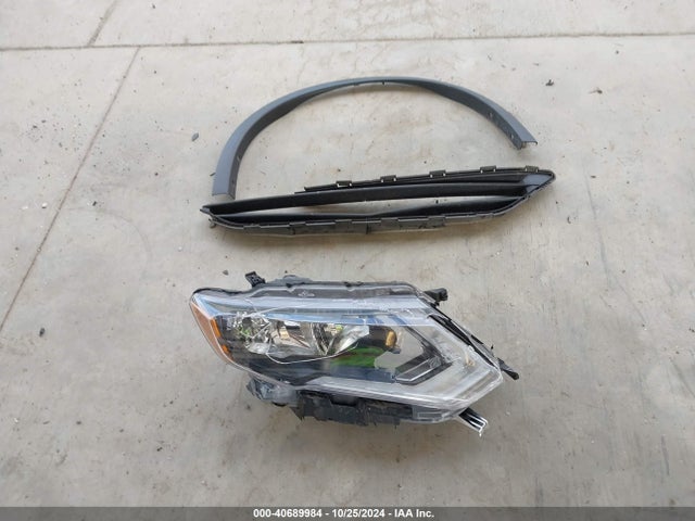 Nissan ROGUE S 2018 KNMAT2MV7JP521867 Image 12
