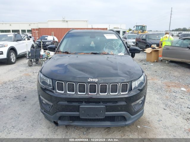 3C4NJCBB8HT668811 Jeep New Compass Latitude Fwd