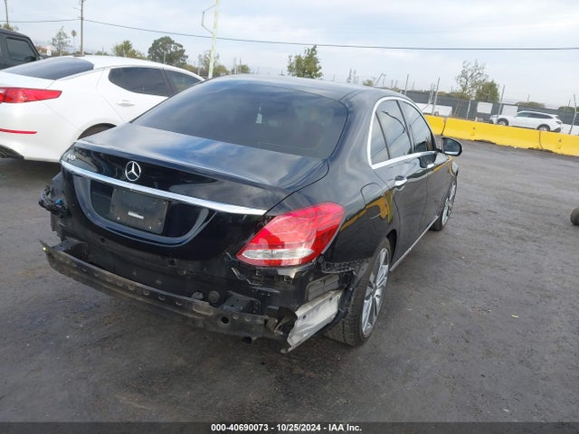 55SWF4JBXJU263825 Mercedes-Benz C 300