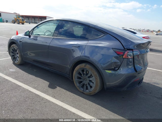 2023 TESLA MODEL Y 7SAYGAEE3PF741833 Photo 2