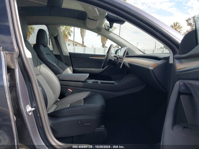 2023 TESLA MODEL Y 7SAYGAEE3PF741833 Photo 4