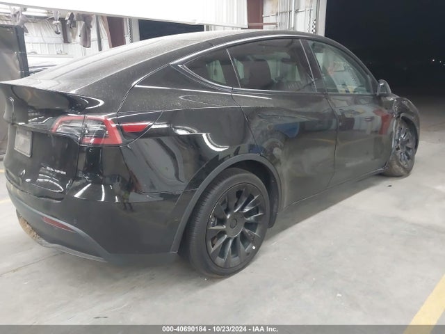 2021 TESLA MODEL Y 5YJYGDEE1MF263776 Photo 3