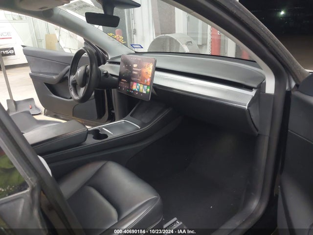2021 TESLA MODEL Y 5YJYGDEE1MF263776 Photo 4