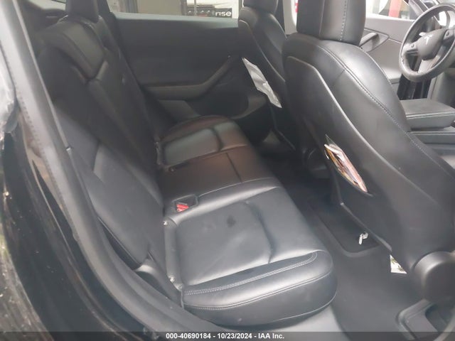 2021 TESLA MODEL Y 5YJYGDEE1MF263776 Photo 7