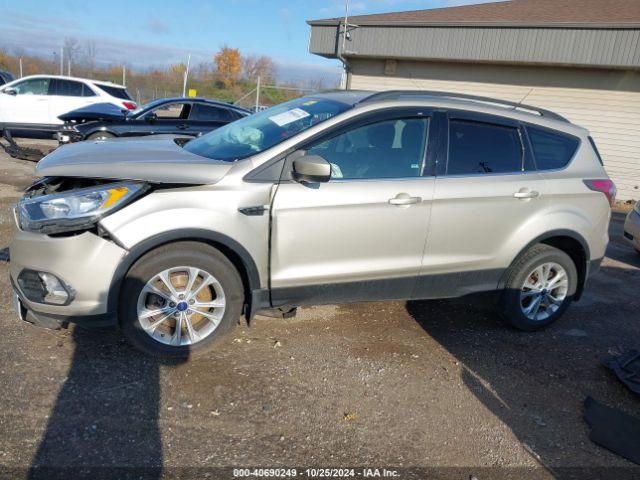 1FMCU9GD4HUB17708 Ford ESCAPE SE