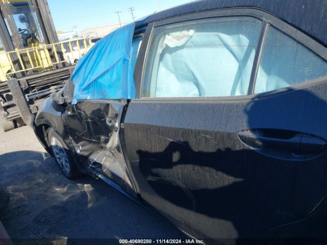 5YFBURHE8HP683424 Toyota COROLLA LE