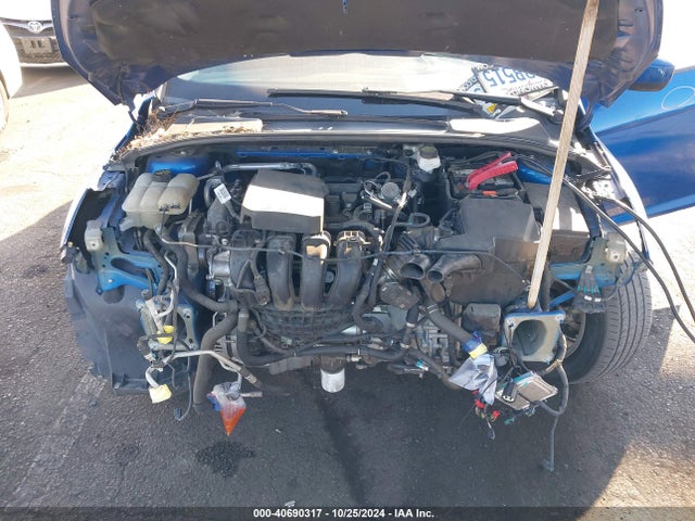 Ford FOCUS SE 2018 1FADP3K23JL231686 Image 10