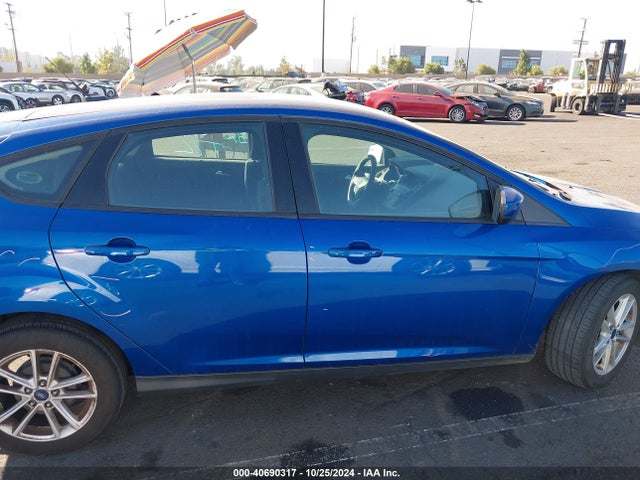 Ford FOCUS SE 2018 1FADP3K23JL231686 Image 13