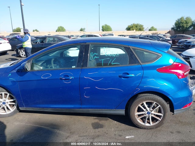 Ford FOCUS SE 2018 1FADP3K23JL231686 Image 14