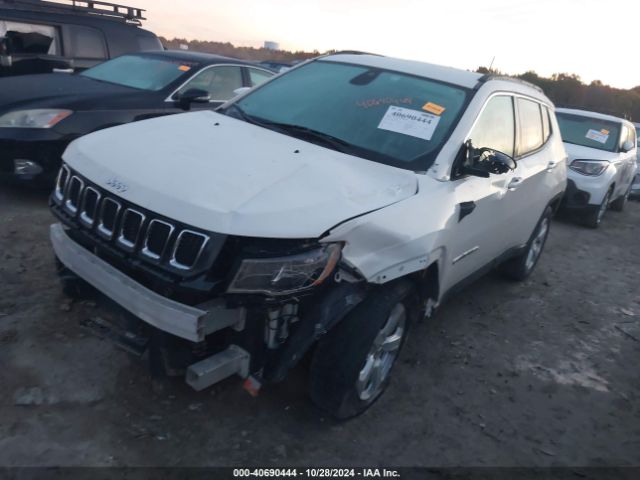 3C4NJCBB2KT640140 Jeep Compass Latitude Fwd