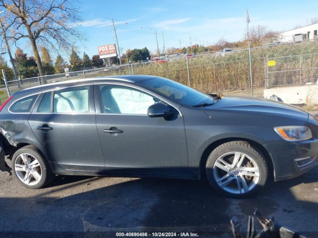 YV1612SK2F1217967 Volvo V60 T5 Premier