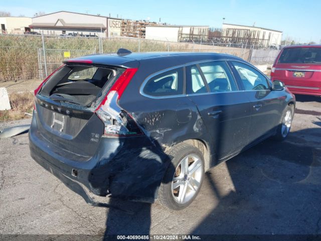 YV1612SK2F1217967 Volvo V60 T5 Premier