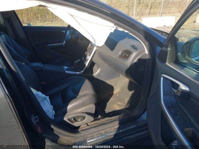 YV1612SK2F1217967 Volvo V60 T5 Premier