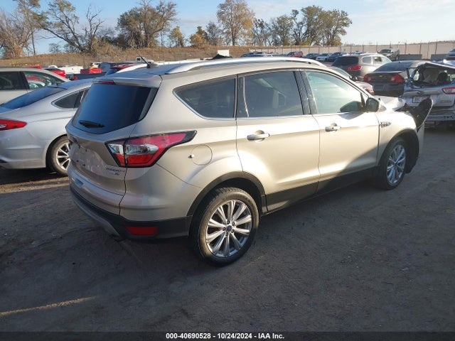 Ford Escape Titanium 2017 1FMCU9J90HUC25182 Image 4