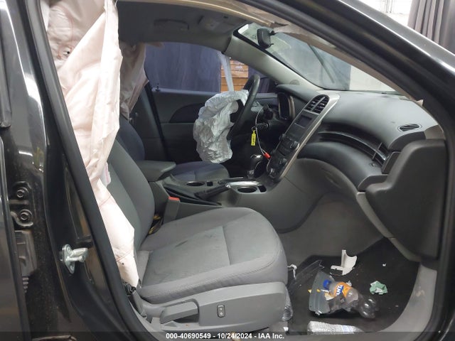 Chevrolet MALIBU LS 2015 1G11B5SL2FF143419 Image 5