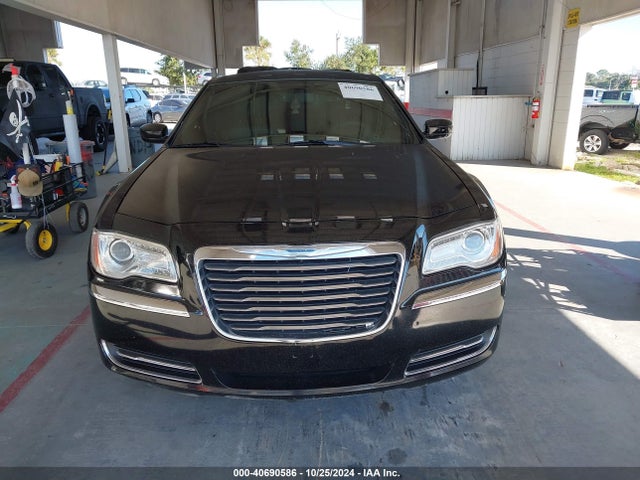 2C3CCAAG0EH327334 Chrysler 300