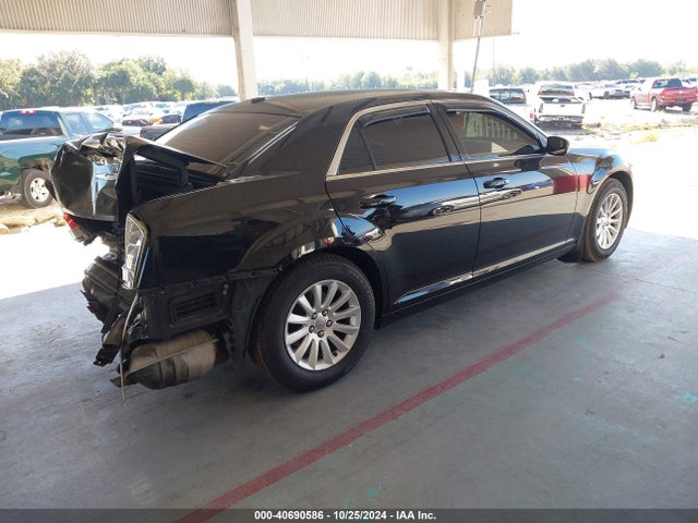 2C3CCAAG0EH327334 Chrysler 300
