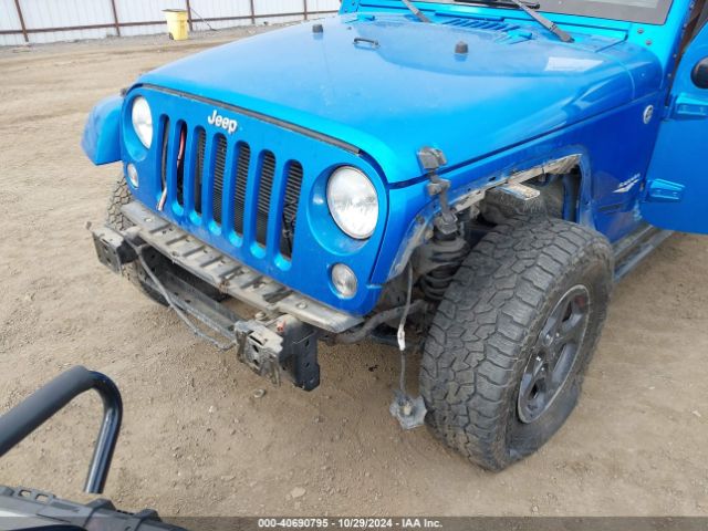 1C4BJWEG2FL510792 Jeep Wrangler Unlimited Sahara