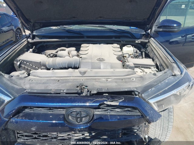 Toyota 4RUNNER SR5 2019 JTEBU5JR8K5732367 Image 10