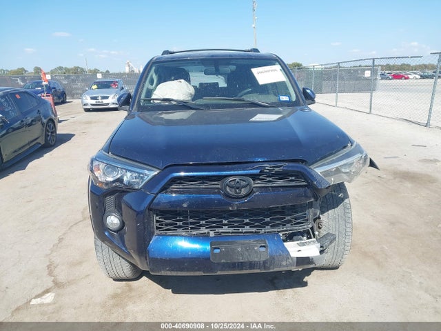Toyota 4RUNNER SR5 2019 JTEBU5JR8K5732367 Image 11