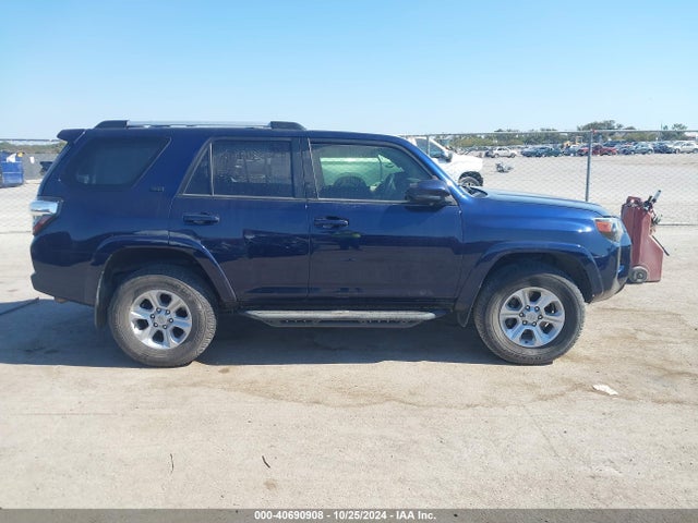 Toyota 4RUNNER SR5 2019 JTEBU5JR8K5732367 Image 12