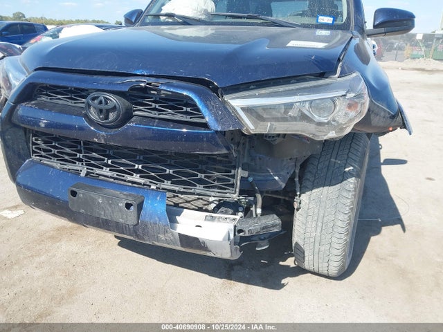 Toyota 4RUNNER SR5 2019 JTEBU5JR8K5732367 Image 6