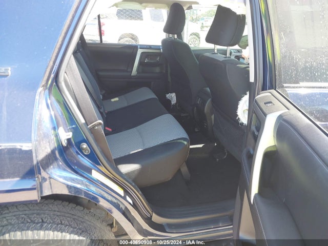 Toyota 4RUNNER SR5 2019 JTEBU5JR8K5732367 Image 8