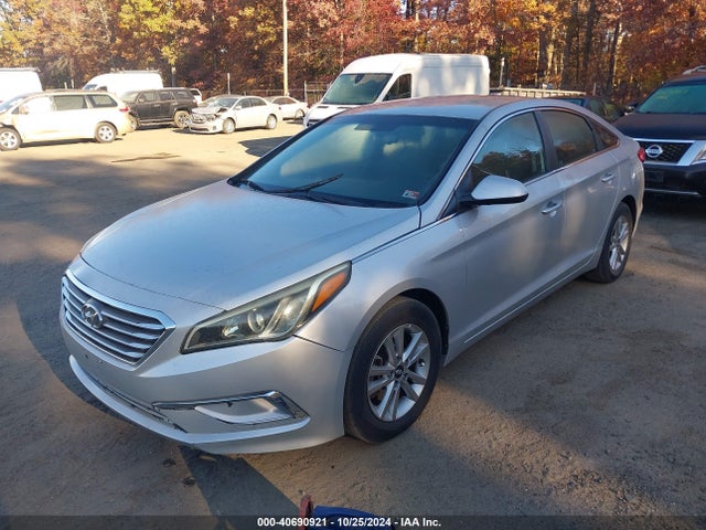 Hyundai SONATA SE 2016 5NPE24AF3GH369524 Image 2