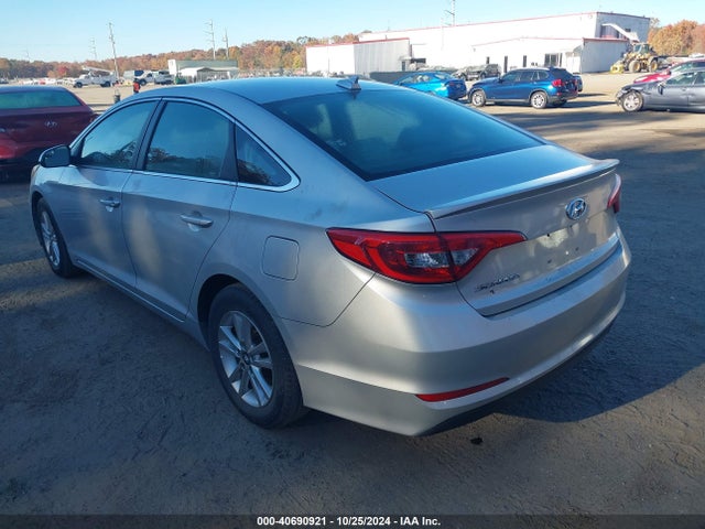 Hyundai SONATA SE 2016 5NPE24AF3GH369524 Image 3