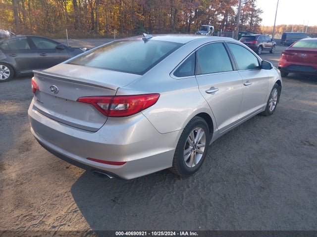 Hyundai SONATA SE 2016 5NPE24AF3GH369524 Image 4
