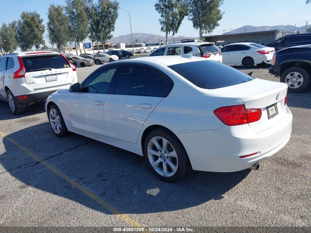 Продажа на аукционе авто 2015 Bmw 320i, vin: WBA3B1G50FNT06168, номер лота: 40691005